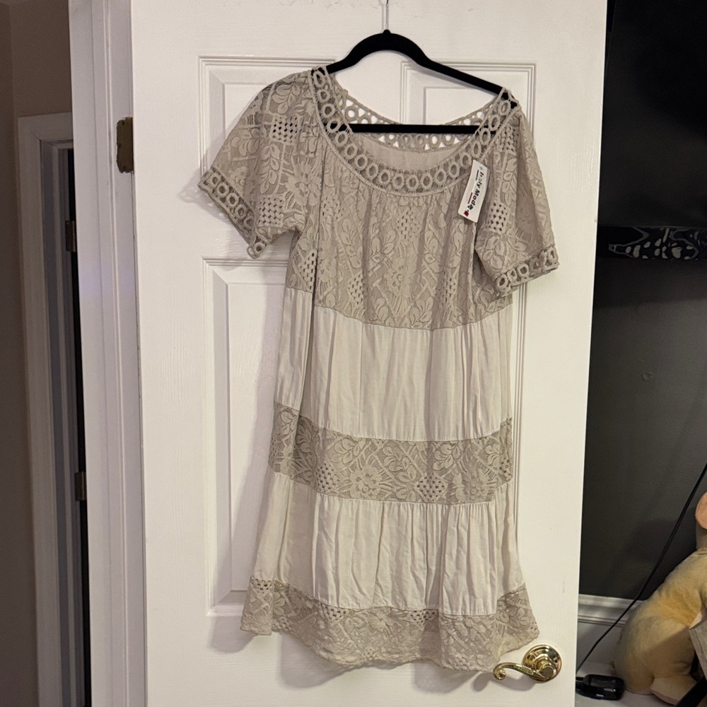 Tiered Lace-Trim Mini Dress in Beige/Cream